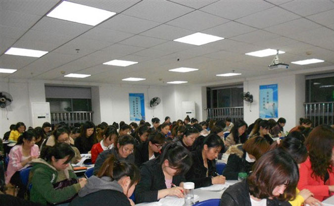 重庆永川区网上学会计哪个好_多少钱