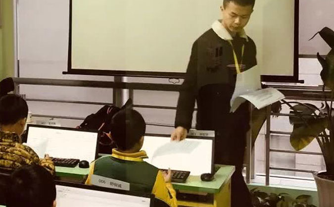 武汉童程童美机器人编程