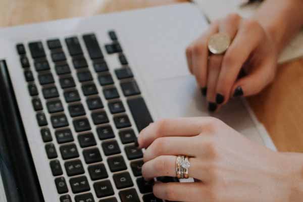 鹤岗国企招聘考试培训班报名多少钱？